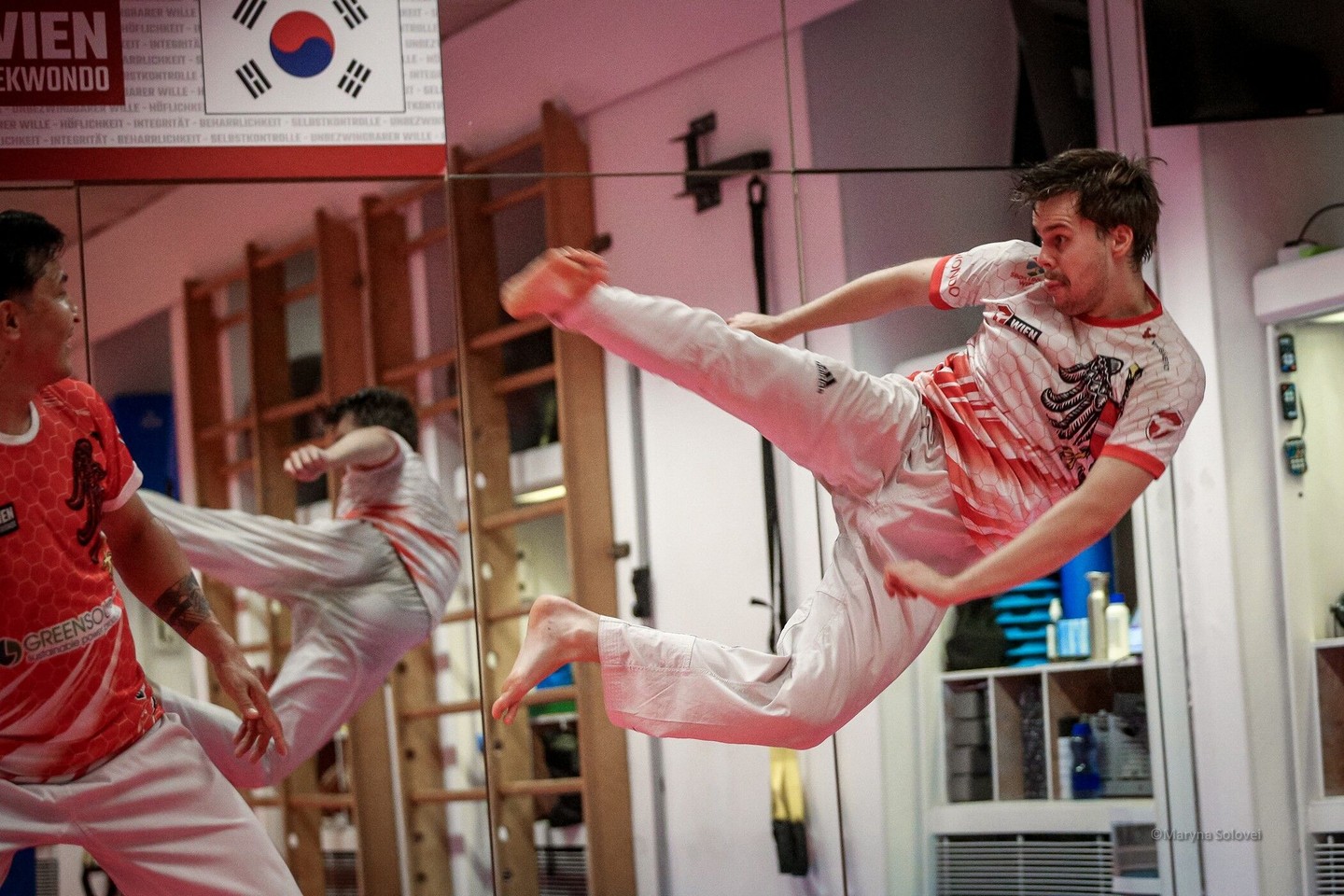 Wenn du der Beste sein willst, musst du tun, was andere nicht tun wollen.#taekwondo #FightLikeAGirl #WeTrainHarder #CoachCesarValentim #ASKÖWien #ParaTaekwondo #WorldTaekwondo #ChungDoKwan #wientkd #asköwatwien #WienTaekwondo #TaekwondoWien  #WirSindTaekwondo #vivobarefoot #vivobarefootshoes #schmelz #wien #neubau #rudolfsheimfünfhaus #haltdiepratze